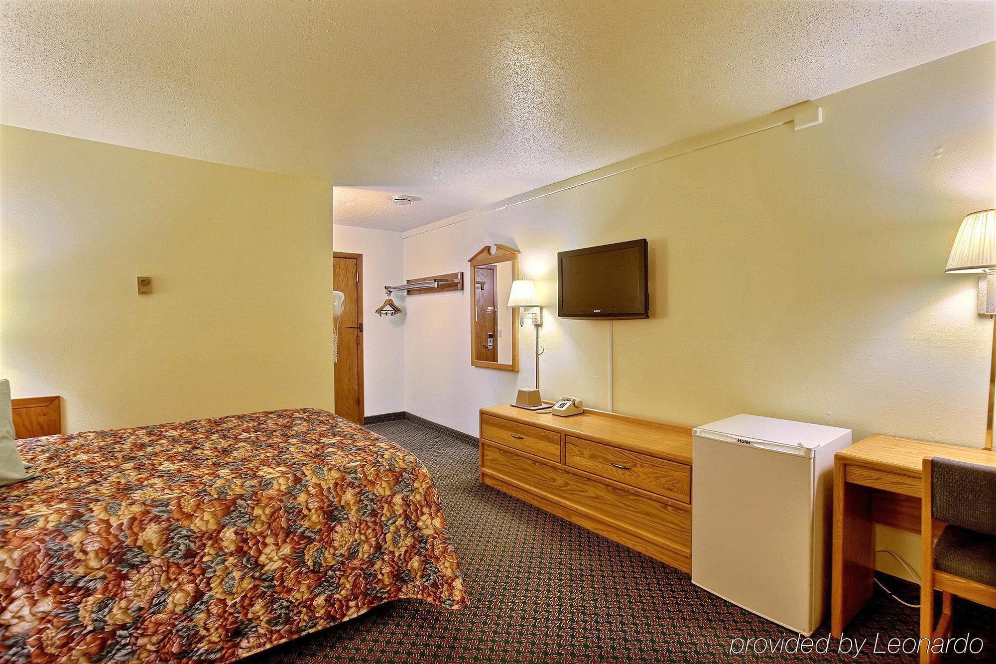 Fergus Hotel 2*