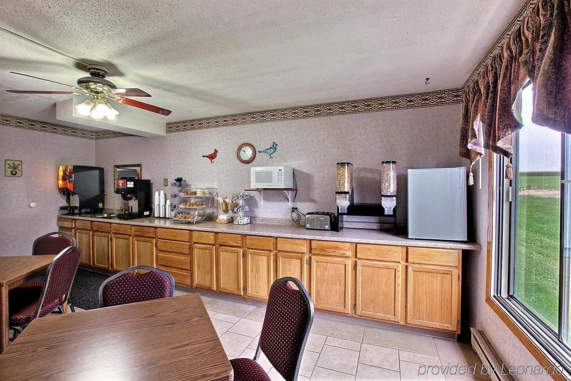 Fergus Hotel