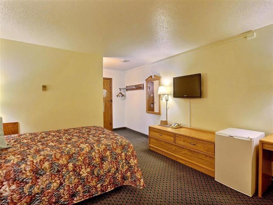 Fergus Hotel 2*